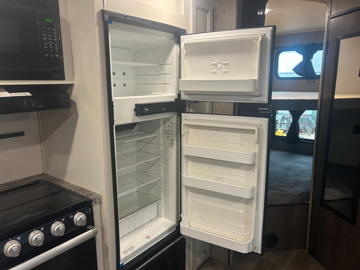 2021 White /TAN Highland Ridge RV, Inc OPEN RANGE 26BHS (58TBH0BP7M1) , located at 17760 Hwy 62, Morris, OK, 74445, 35.609104, -95.877060 - Photo#14